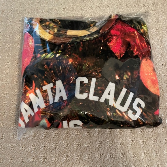 Eleven Paris Crewnecks - Picture 5 of 10